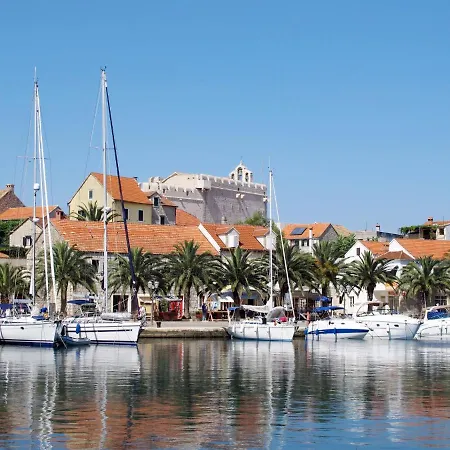 Buda-2 By Interhome Basina